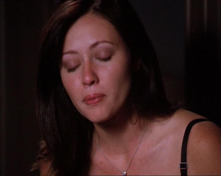 Charmed-Online_dot_net-2x01WitchTrial1734.jpg