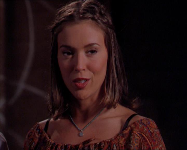 Charmed-Online_dot_net-2x01WitchTrial1829.jpg
