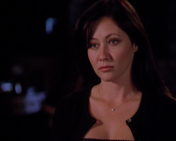 Charmed-Online_dot_net-2x01WitchTrial1848.jpg