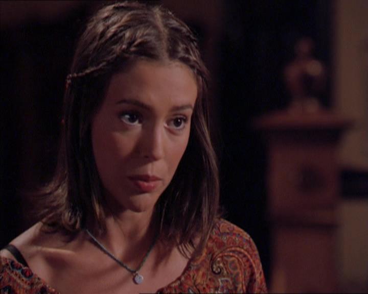 Charmed-Online_dot_net-2x01WitchTrial2008.jpg