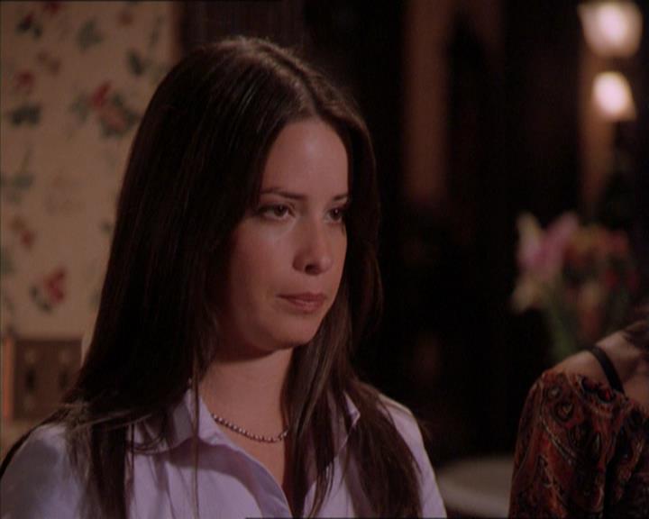 Charmed-Online_dot_net-2x01WitchTrial2016.jpg