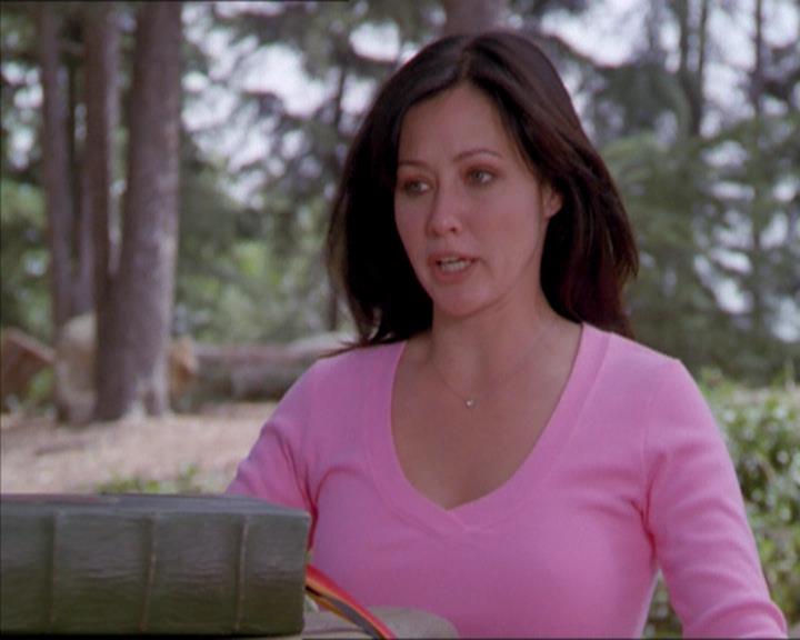 Charmed-Online_dot_net-2x01WitchTrial2139.jpg