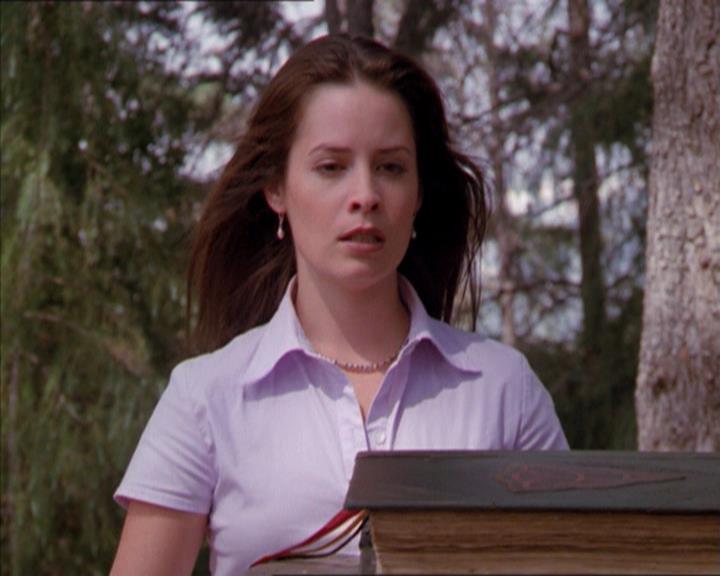 Charmed-Online_dot_net-2x01WitchTrial2140.jpg