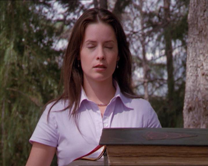 Charmed-Online_dot_net-2x01WitchTrial2149.jpg