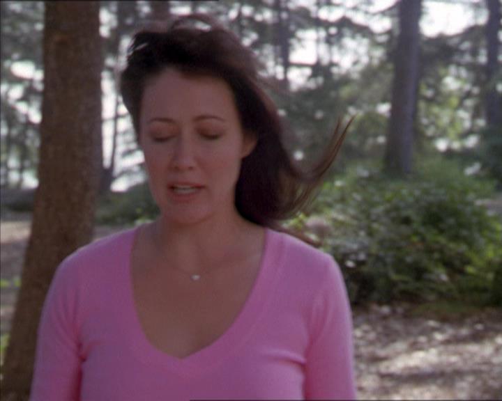 Charmed-Online_dot_net-2x01WitchTrial2170.jpg