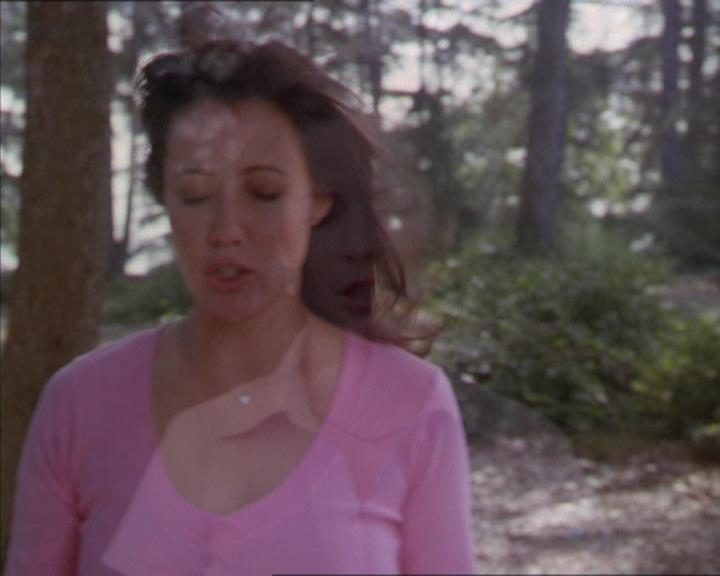 Charmed-Online_dot_net-2x01WitchTrial2171.jpg