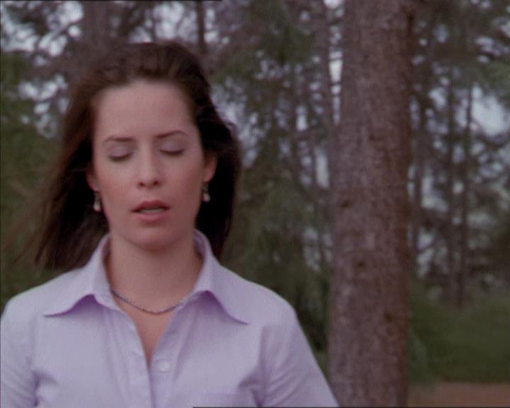 Charmed-Online_dot_net-2x01WitchTrial2175.jpg