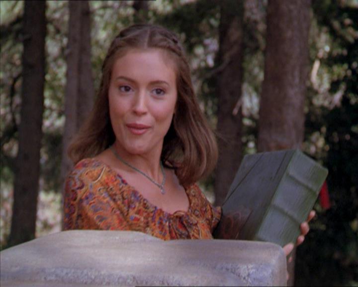 Charmed-Online_dot_net-2x01WitchTrial2247.jpg