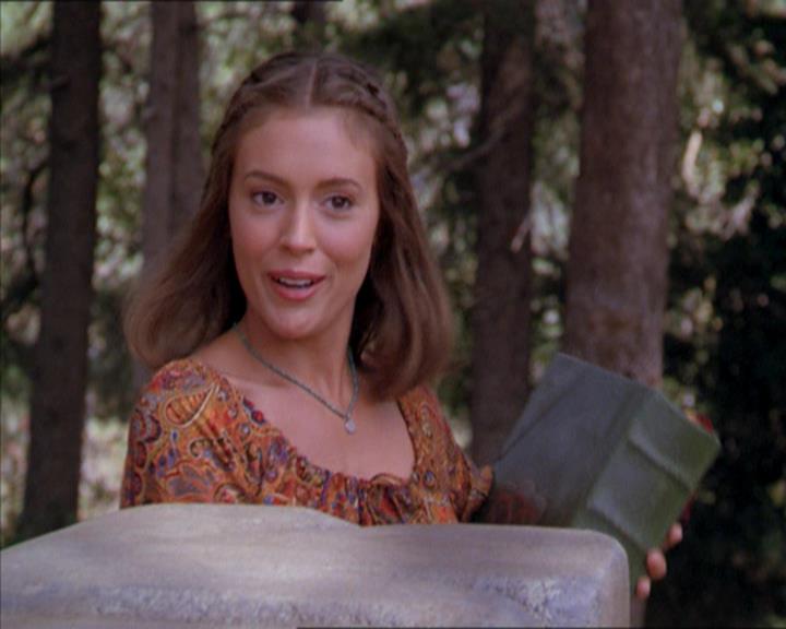 Charmed-Online_dot_net-2x01WitchTrial2248.jpg