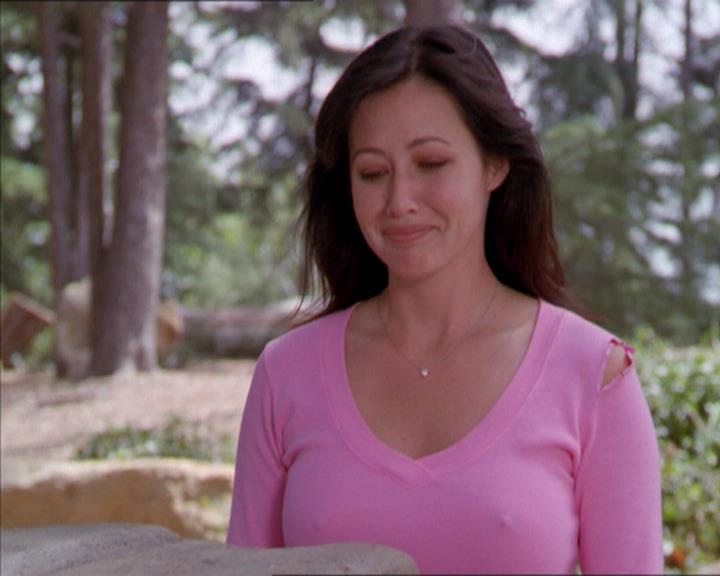 Charmed-Online_dot_net-2x01WitchTrial2255.jpg