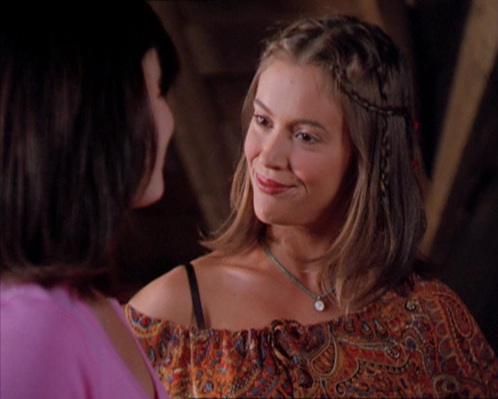 Charmed-Online_dot_net-2x01WitchTrial2309.jpg
