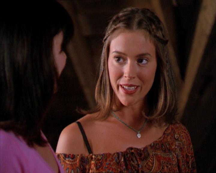 Charmed-Online_dot_net-2x01WitchTrial2316.jpg