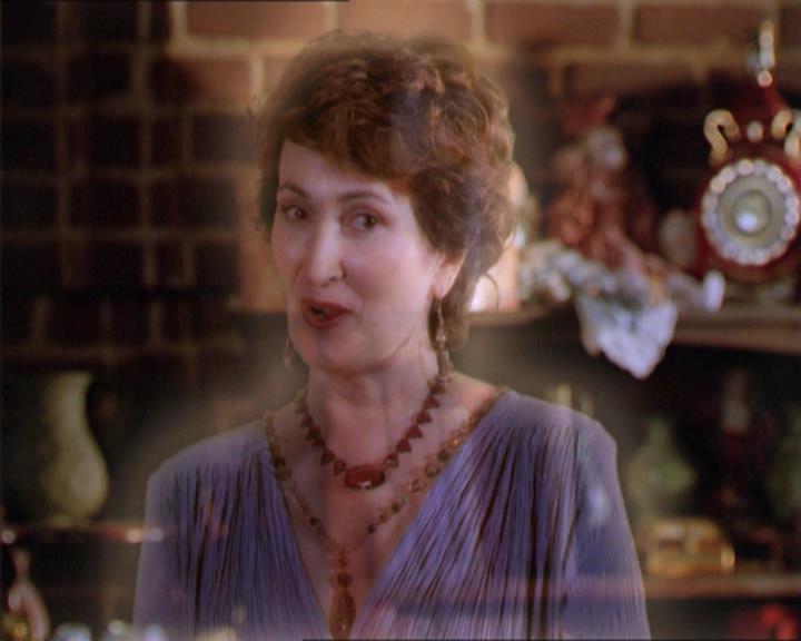Charmed-Online_dot_net-2x01WitchTrial2355.jpg