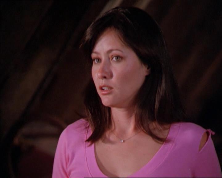 Charmed-Online_dot_net-2x01WitchTrial2365.jpg