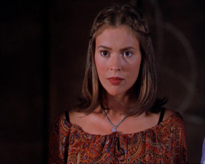 Charmed-Online_dot_net-2x01WitchTrial2366.jpg