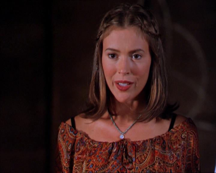 Charmed-Online_dot_net-2x01WitchTrial2367.jpg