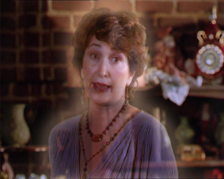 Charmed-Online_dot_net-2x01WitchTrial2373.jpg