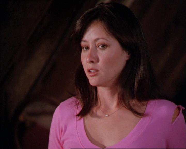 Charmed-Online_dot_net-2x01WitchTrial2374.jpg