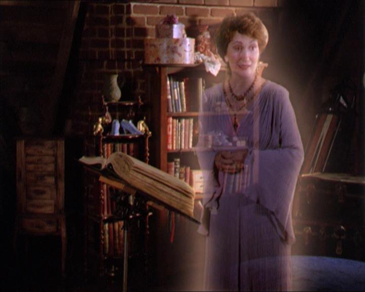 Charmed-Online_dot_net-2x01WitchTrial2382.jpg