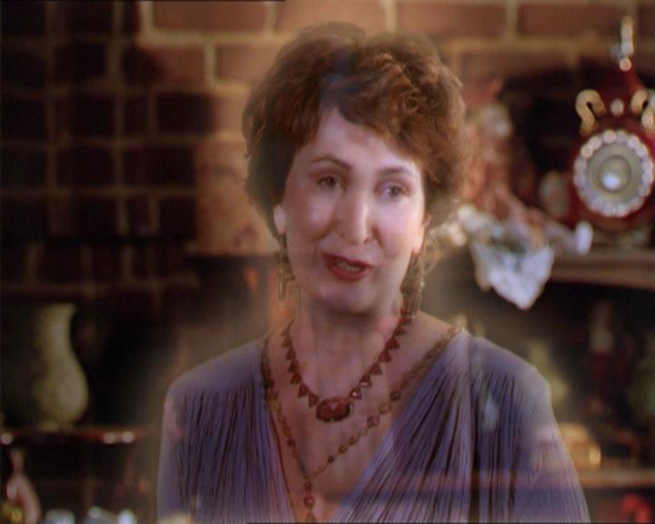 Charmed-Online_dot_net-2x01WitchTrial2386.jpg