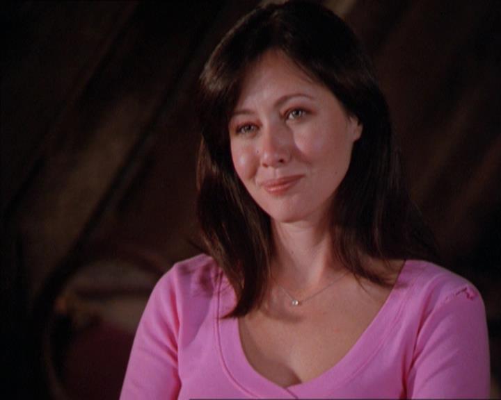 Charmed-Online_dot_net-2x01WitchTrial2388.jpg