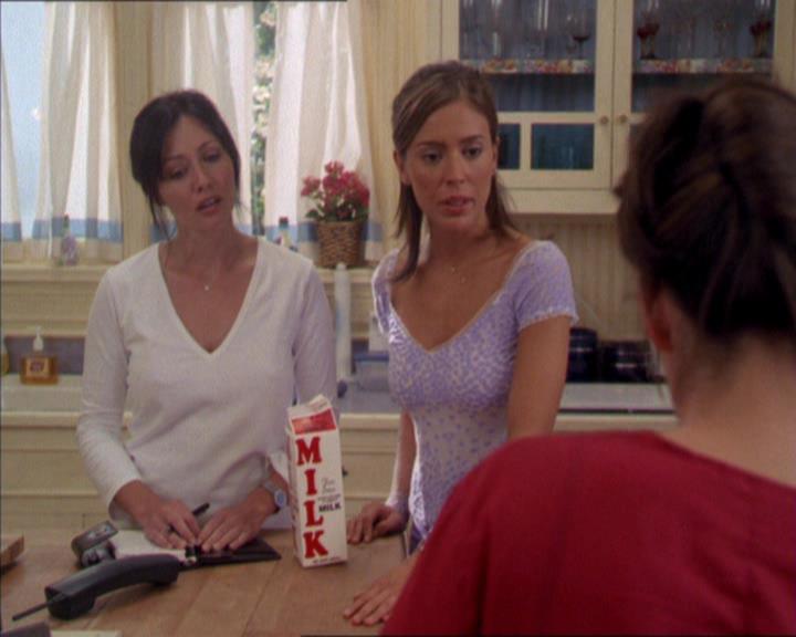 Charmed-Online_dot_net-2x02MoralityBites0017.jpg