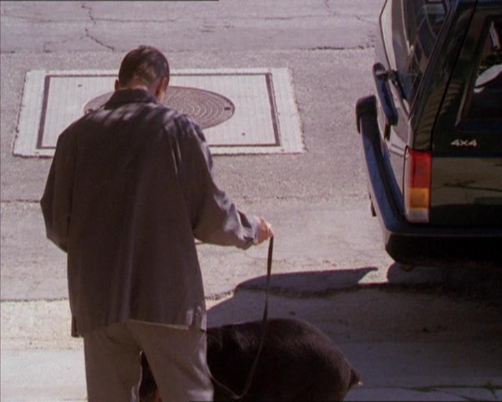 Charmed-Online_dot_net-2x02MoralityBites0084.jpg