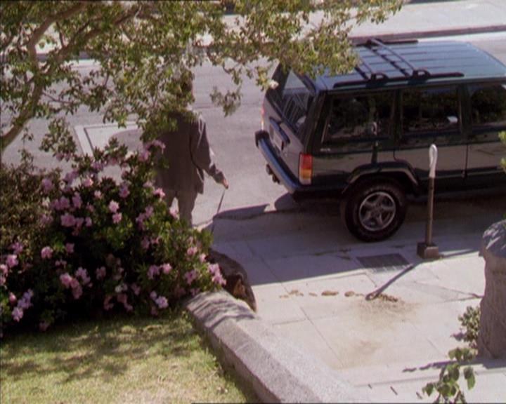 Charmed-Online_dot_net-2x02MoralityBites0098.jpg