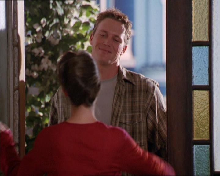 Charmed-Online_dot_net-2x02MoralityBites0257.jpg