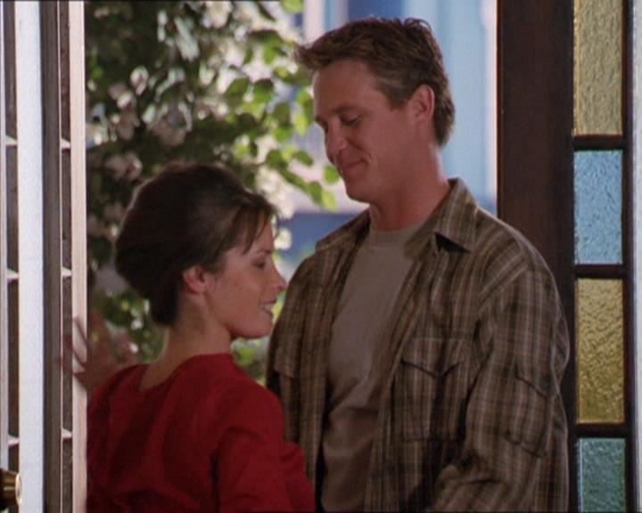 Charmed-Online_dot_net-2x02MoralityBites0262.jpg