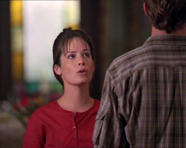 Charmed-Online_dot_net-2x02MoralityBites0278.jpg