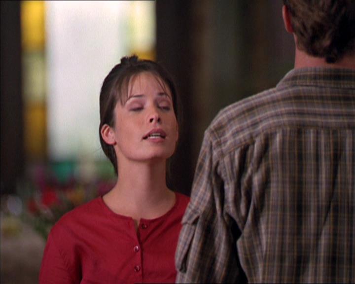 Charmed-Online_dot_net-2x02MoralityBites0281.jpg