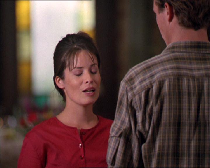 Charmed-Online_dot_net-2x02MoralityBites0286.jpg