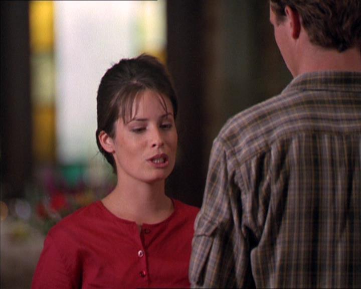 Charmed-Online_dot_net-2x02MoralityBites0287.jpg