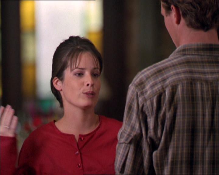 Charmed-Online_dot_net-2x02MoralityBites0289.jpg
