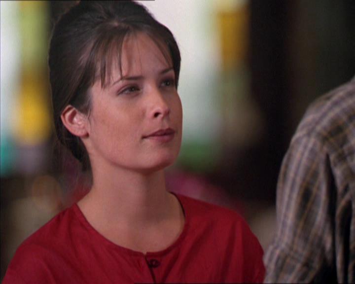 Charmed-Online_dot_net-2x02MoralityBites0293.jpg