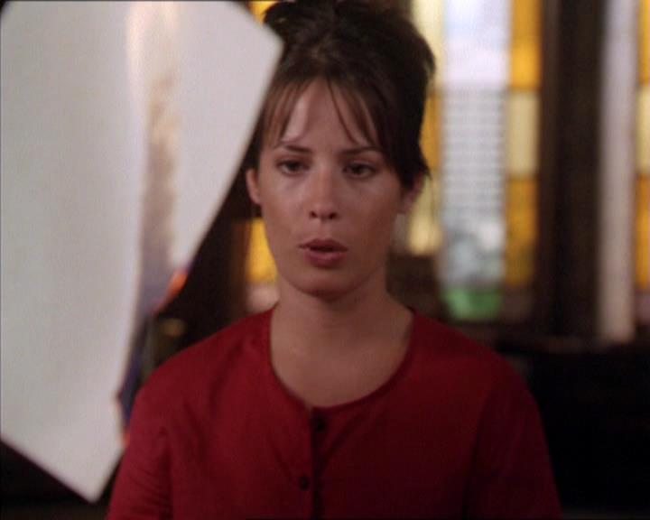 Charmed-Online_dot_net-2x02MoralityBites0405.jpg