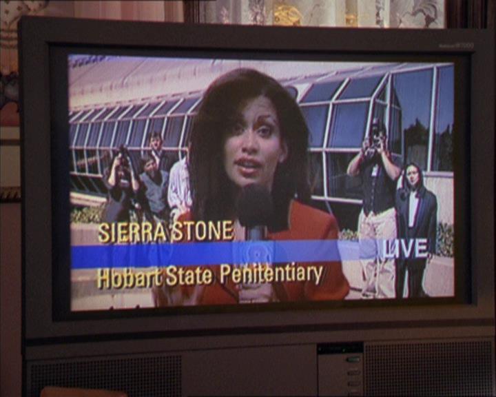 Charmed-Online_dot_net-2x02MoralityBites0674.jpg