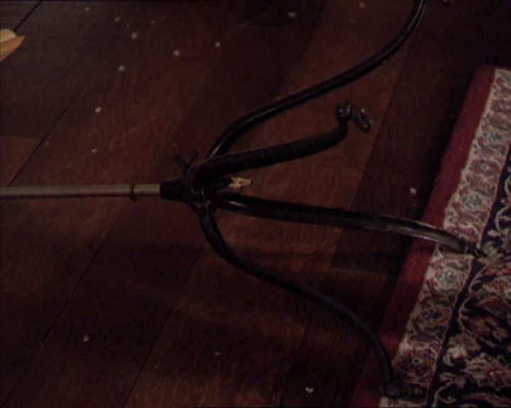 Charmed-Online_dot_net-2x02MoralityBites0757.jpg
