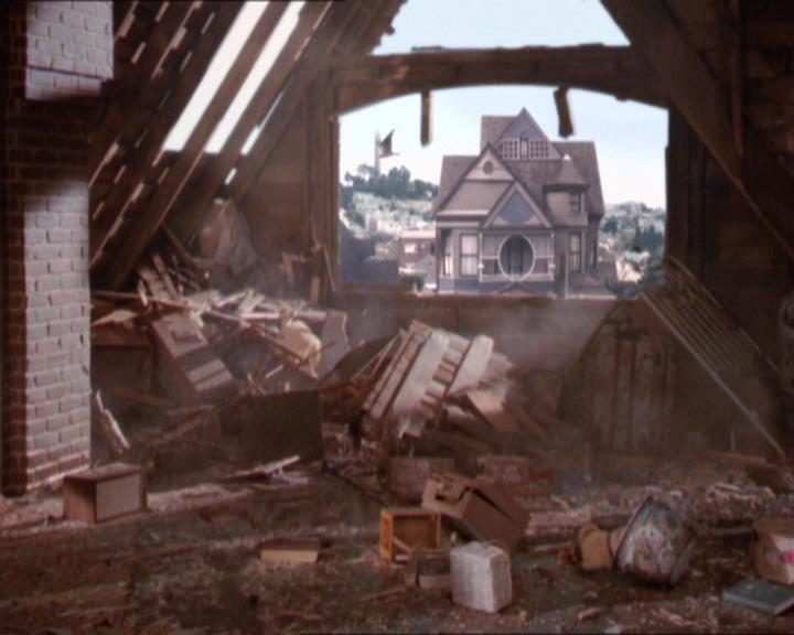 Charmed-Online_dot_net-2x02MoralityBites0784.jpg