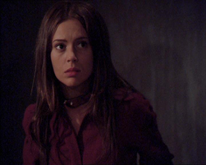 Charmed-Online_dot_net-2x02MoralityBites0937.jpg