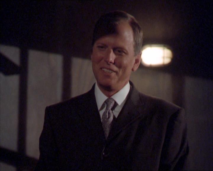 Charmed-Online_dot_net-2x02MoralityBites0939.jpg