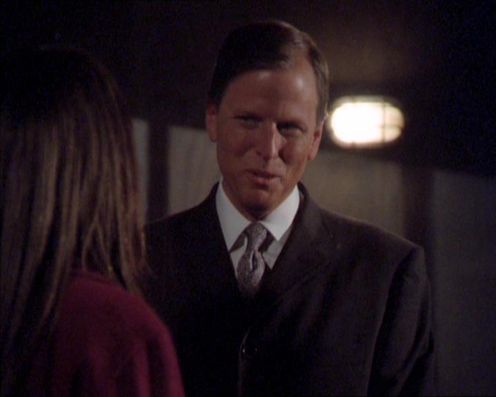 Charmed-Online_dot_net-2x02MoralityBites0955.jpg