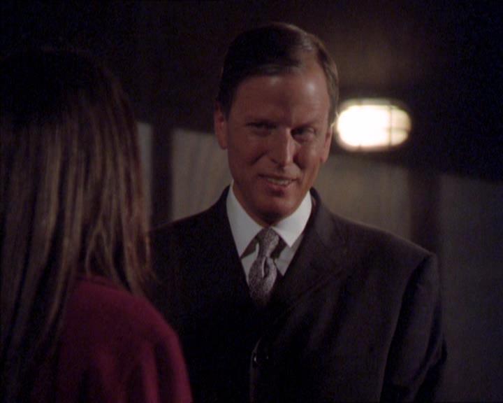 Charmed-Online_dot_net-2x02MoralityBites0956.jpg
