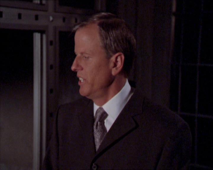 Charmed-Online_dot_net-2x02MoralityBites0989.jpg
