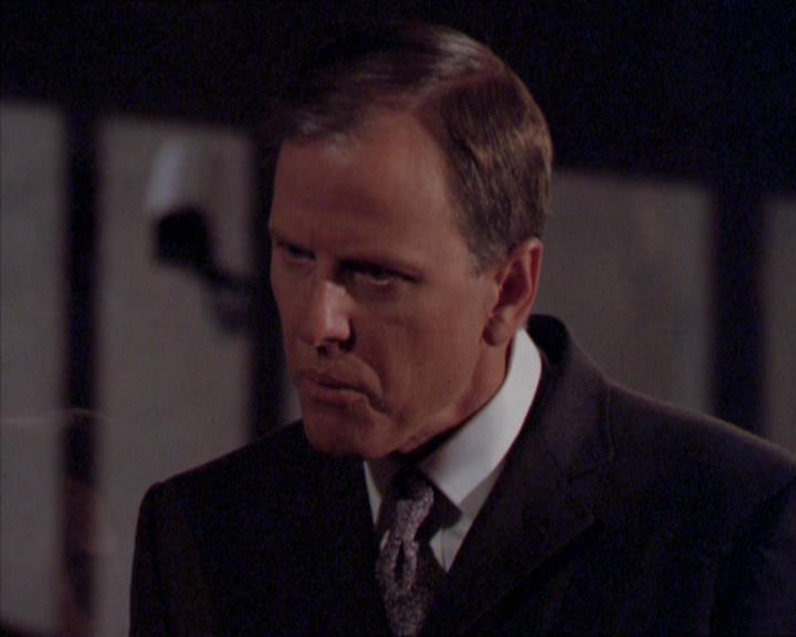 Charmed-Online_dot_net-2x02MoralityBites1021.jpg