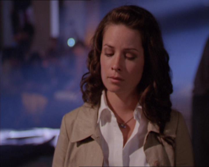 Charmed-Online_dot_net-2x02MoralityBites1107.jpg