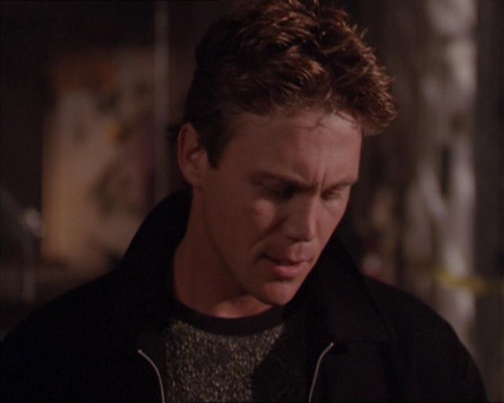 Charmed-Online_dot_net-2x02MoralityBites1129.jpg