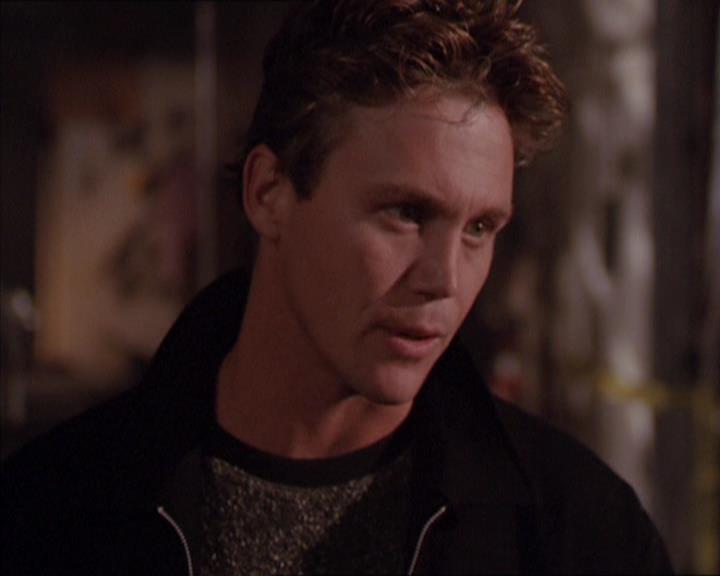 Charmed-Online_dot_net-2x02MoralityBites1148.jpg
