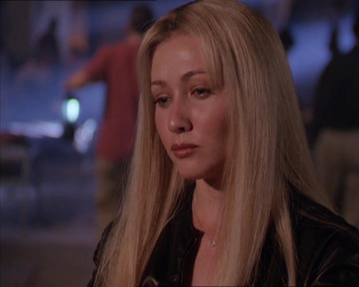 Charmed-Online_dot_net-2x02MoralityBites1152.jpg